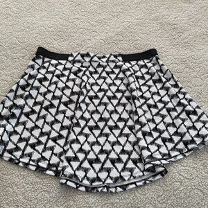 NEW Black & White Skirt by Material Girl